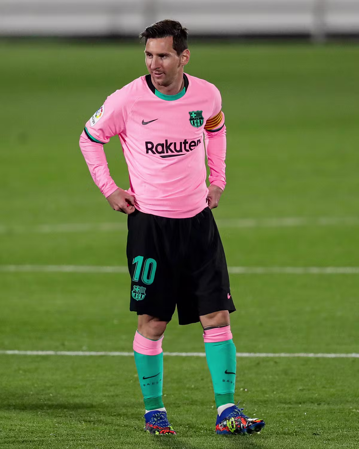 Lionel Messi Wears Gigantic Shorts Now 